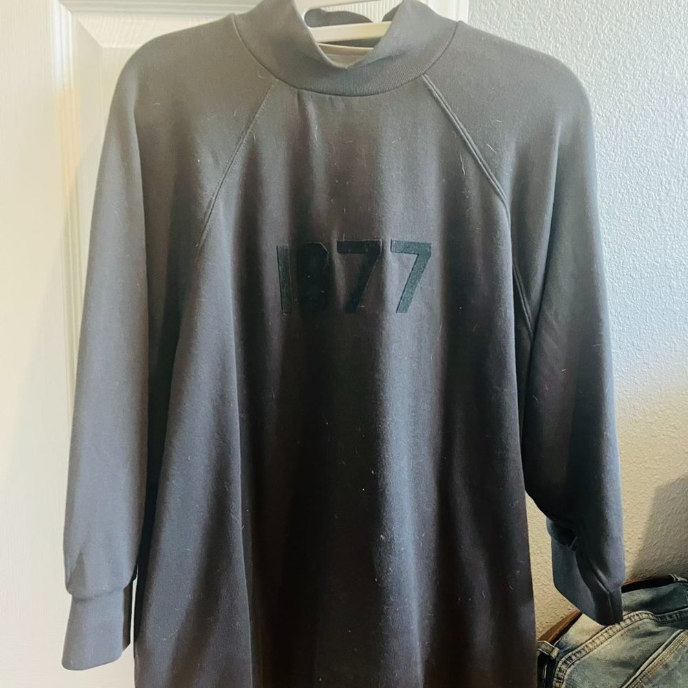 Fear of God Essentials Women's 1977 3/4 Sleeve Mockneck -Iron Color